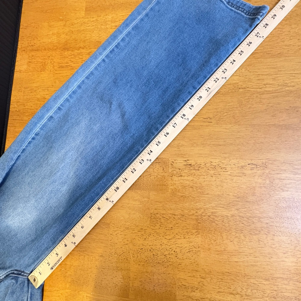Gogo Jeans Womens Blue Jeans Size 9/29 Light Wash Wide Leg High Rise‎ Skater - Picture 9 of 10